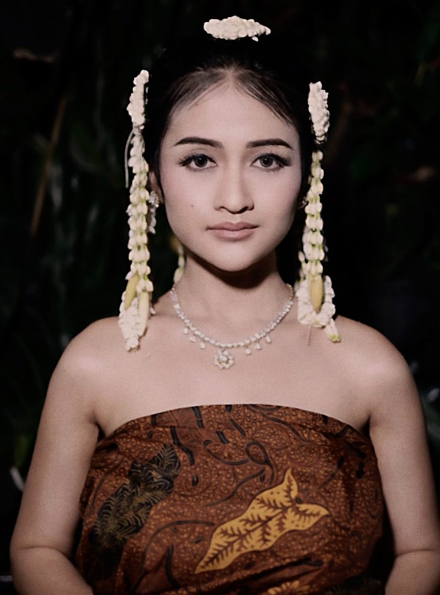 tari tweet media