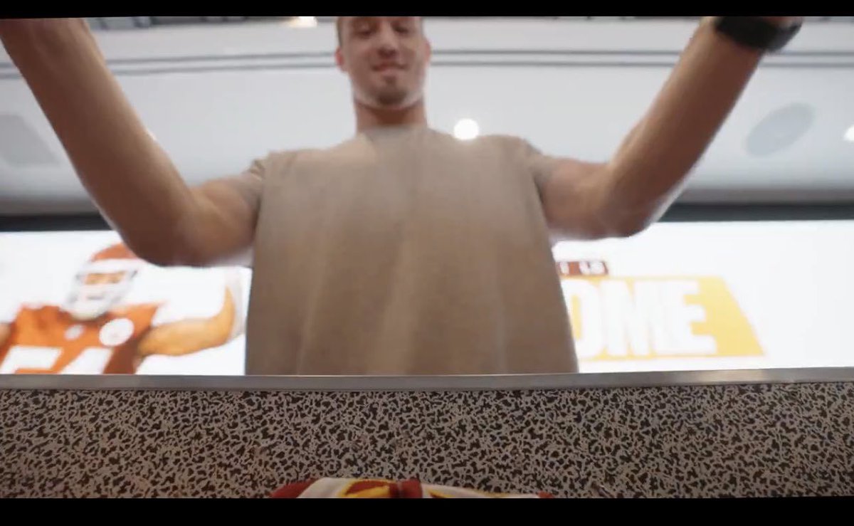 Zach Cohen tweet media