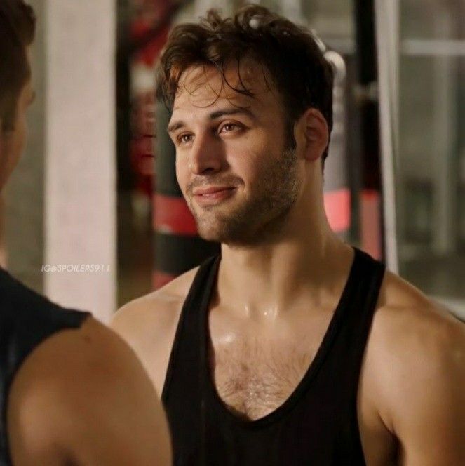 sarah𓃦 tweet media