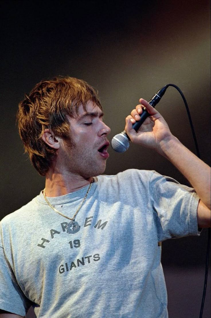 archive damon albarn tweet media