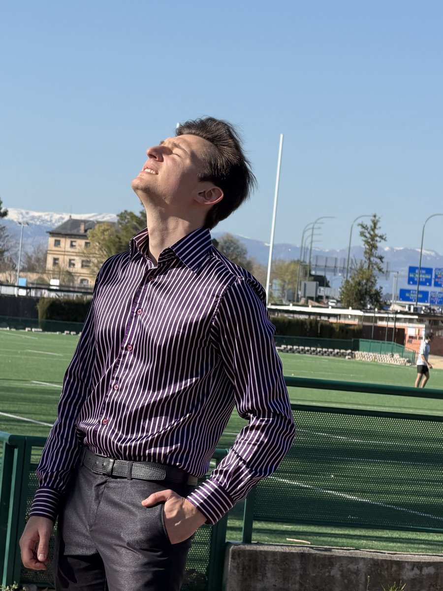 Neminglovsky's tweet image. I can’t explain how much do I love this satin D&amp;amp;G shirt and shiny pants! Need to find more clothes like these #elegance