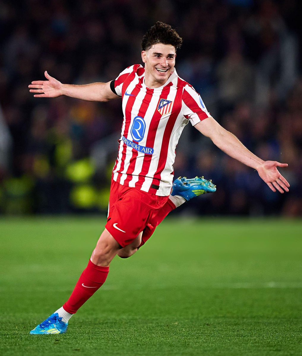 🇦🇷 Julian Alvarez foi eleito o MVP da partida: Barcelona 0x2