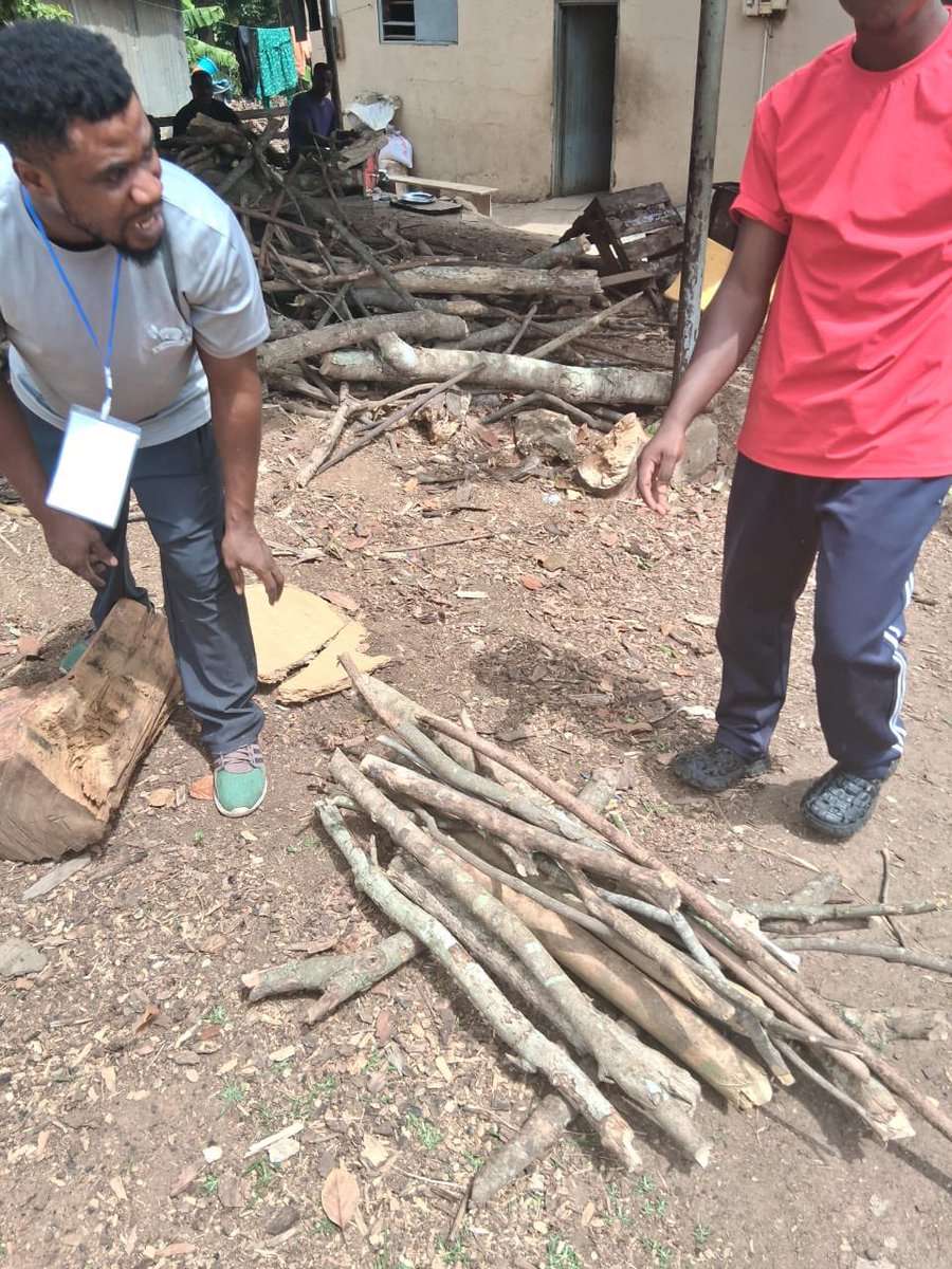 Khuddam Ghana tweet media