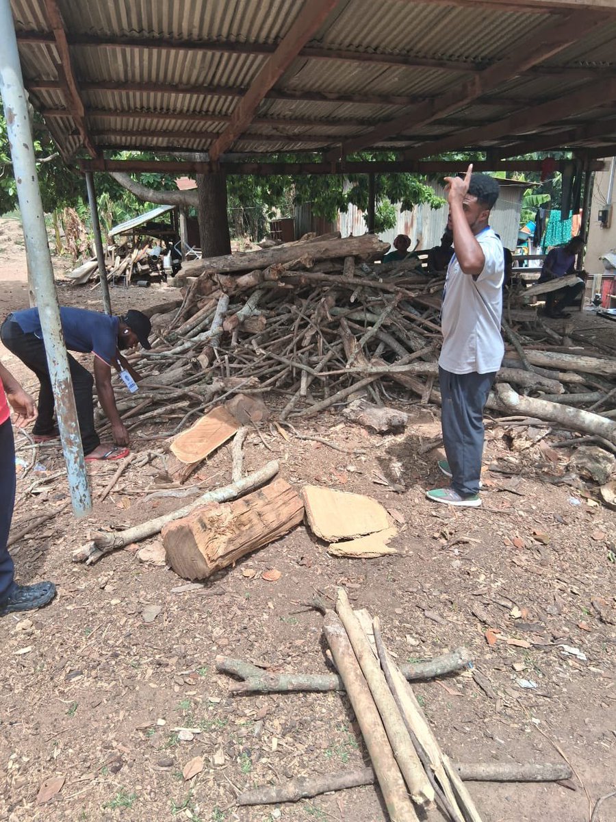 Khuddam Ghana tweet media