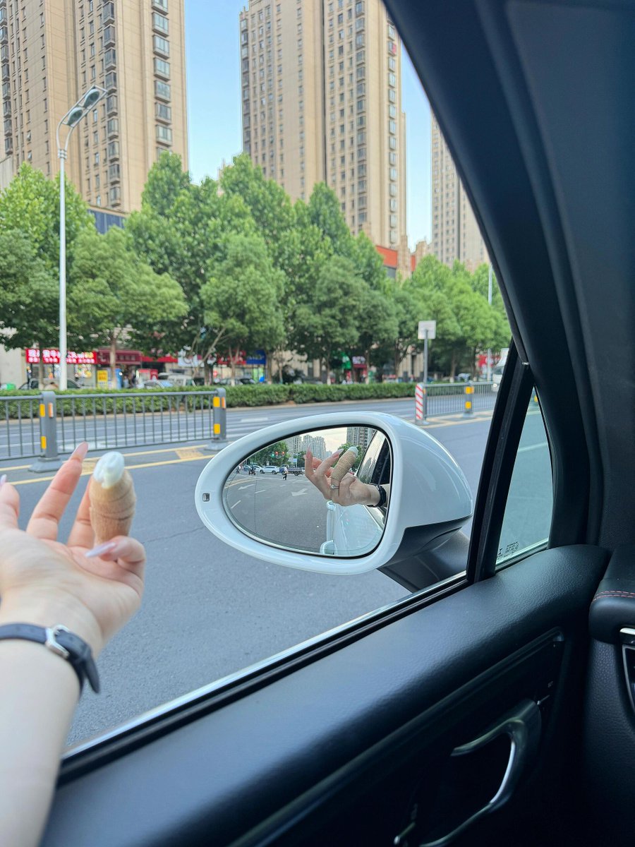 Nadine Jonuzi tweet media