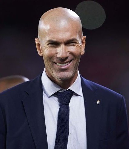 ElInmortal____'s tweet photo. Zidane ganó 3 Champions en dos años y medio.

El Barça lleva 12 años sin ganar una.

Pero a uno lo llamaban alineador y al otro el "mejor equipo de Europa".

Te tienes que reír. https://t.co/4JfnAUIGOP
