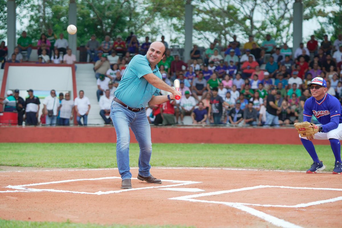 Hoy recibimos el partido de pretemporada 2026 entre los Tigres de Quintana Roo y los Olmecas de Tabasco en el Estadio de Béisbol Salomón Quintero, un evento que sin duda es algo muy especial para nuestro municipio.