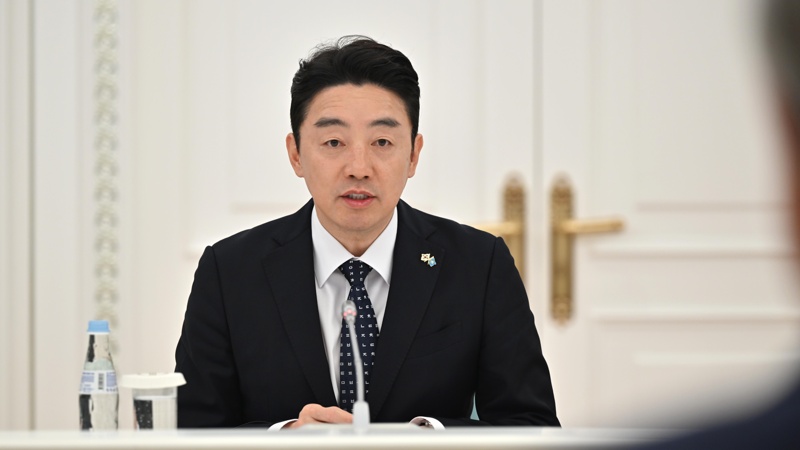 Nazar Melchizedek tweet media