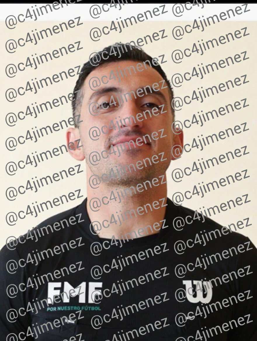 christianmtzc90's tweet photo. @medranoazteca El árbitro Ismael Lopez Peñuelas fue detenido por robar en el partido de Chivas vs Pumas. Las autoridades competentes ya indagan el caso. https://t.co/dn13dDugHE