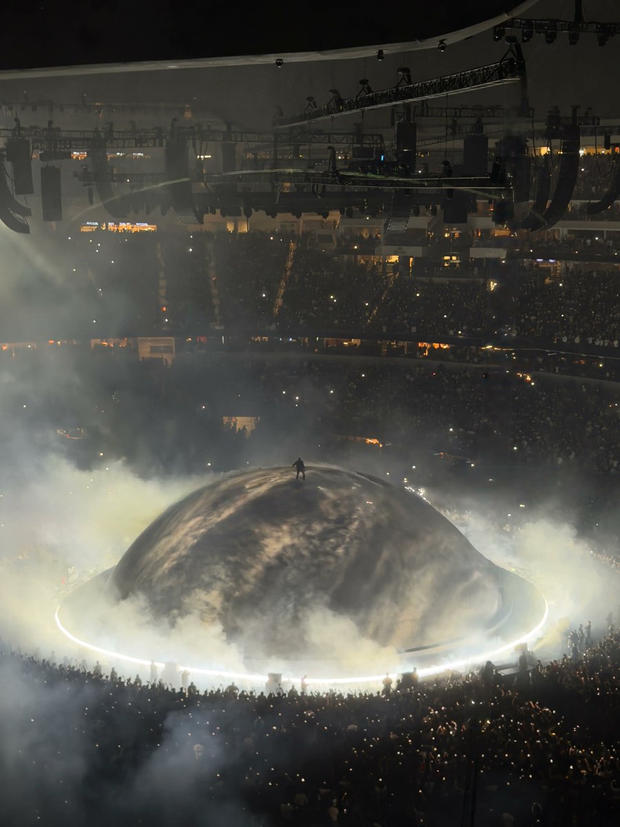 RateYourSeats's tweet photo. Safe to say SoFi Stadium delivered for Kanye West fans 🔥

"I want to go see Ye, Night 2, on Good Friday. That was probably the best concert of my life. Amazing seats."

📍SoFi Stadium - Section 304
⭐️⭐️⭐️⭐️⭐️ https://t.co/R3xIVt43Ox