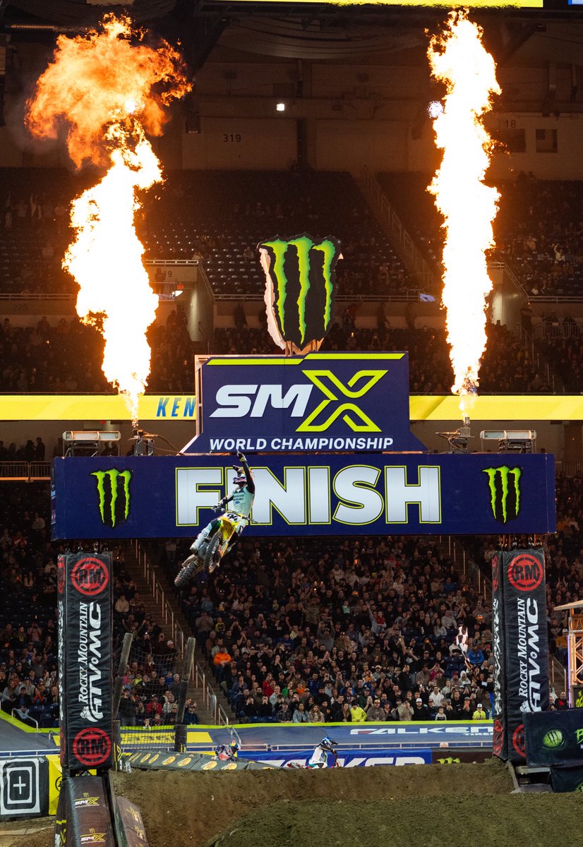 Ford Field tweet media