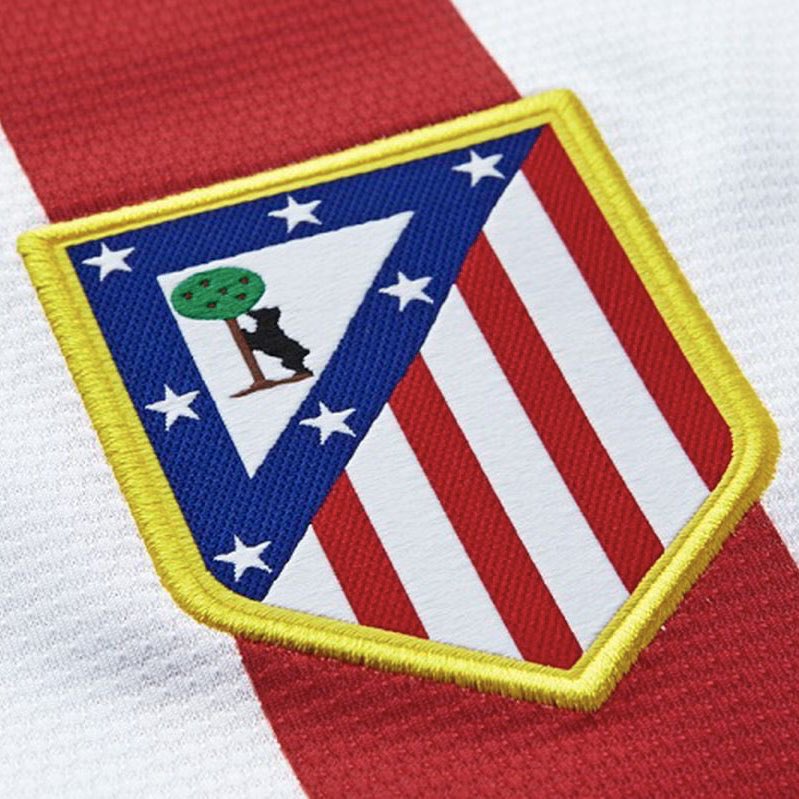 atletiuniverse's tweet photo. For the FIRST TIME THIS SEASON, Atlético Madrid has kept a clean sheet in the Champions League.

Before tonight, they had conceded 24 goals in 12 games.

Tonight they do it against Barça, at the Camp Nou.

INSANE ❤️🤍 https://t.co/3AcMp5NkzO