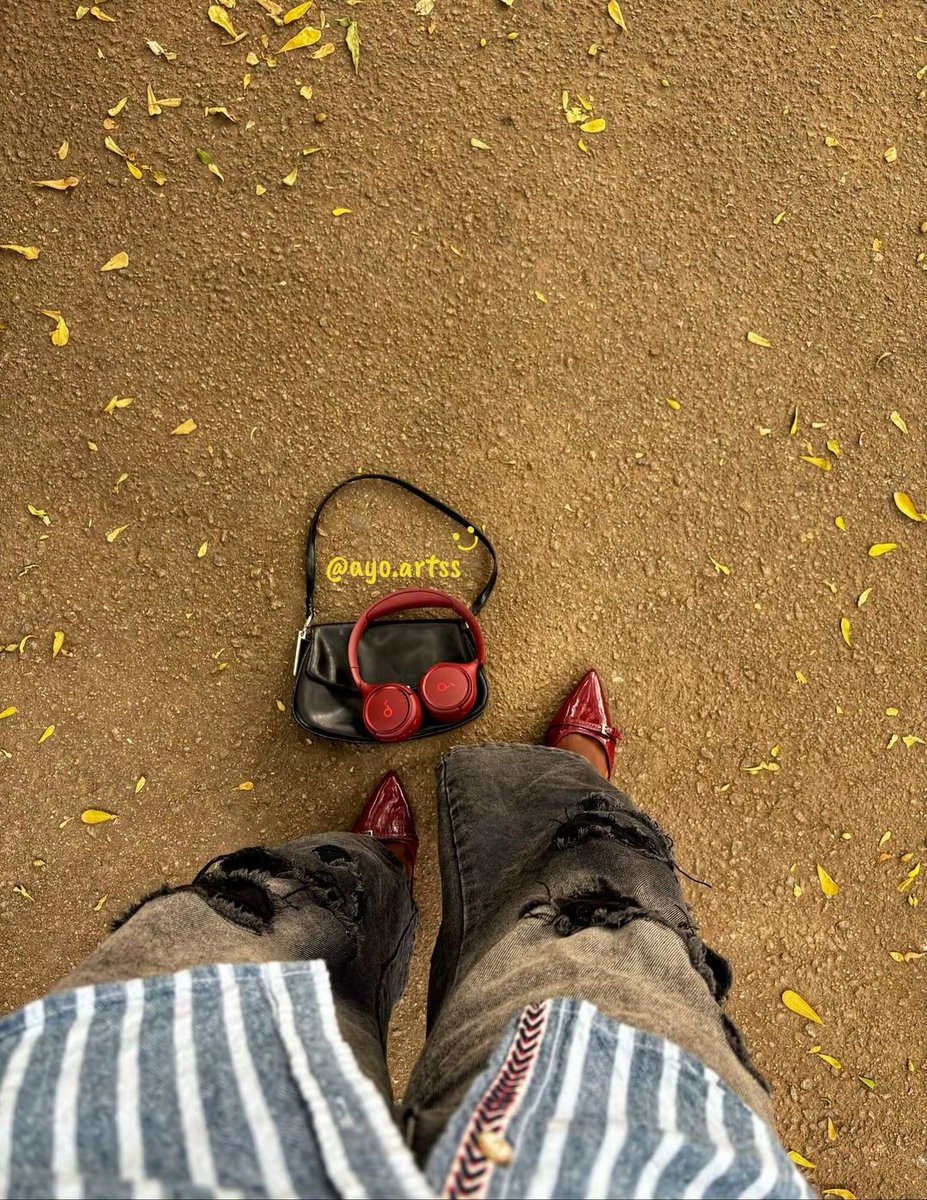 Miss.ayo.artss tweet media