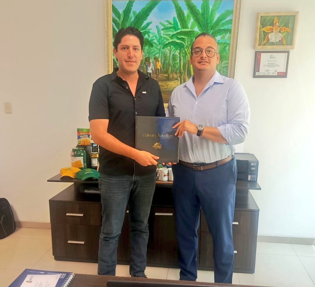 Agricultura_CZ4's tweet photo. #SantoDomigo | Conectamos ideas, campo y futuro 🌱
Articulamos alianzas con #ASOEXPLA, para fortalecer el sector platanero: más productividad, calidad y exportaciones competitivas. Avanzamos hacia un agro más sostenible . 🇪🇨
#ElNuevoEcuador https://t.co/uQCcxh2k7C