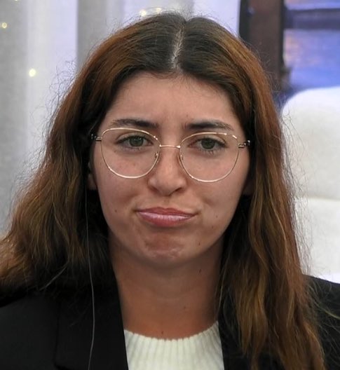LauSemFiltro's tweet photo. Juro que não consigo desver, nem gémeos são assim tão parecidos 

#sstvi https://t.co/cnwEocr5lc