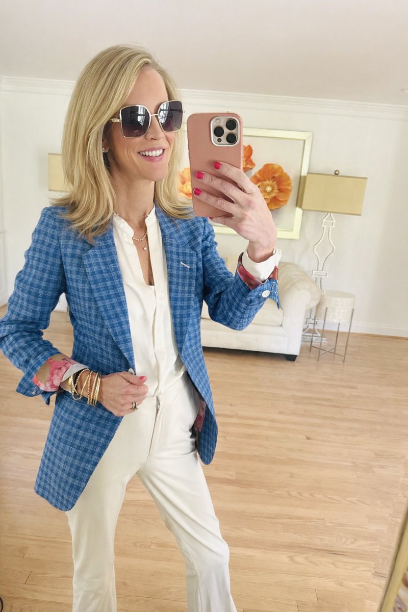 dcstyleguide's tweet image. Outfit of the day! and yes, this blazer is the moment.

Book your consultation with me today!

Amanda Latimer 
📩a.latimer@tomjames.com 
📲239-849-5205

#customclothing #ootd #bespokefashion #tiktokfashion #styleinspo #viralfashion #trendalert #fashionforyou #outfitinspo