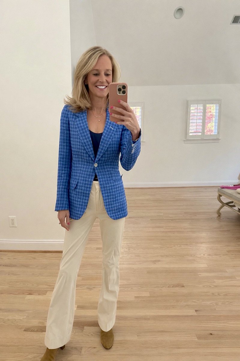 dcstyleguide's tweet image. Outfit of the day! and yes, this blazer is the moment.

Book your consultation with me today!

Amanda Latimer 
📩a.latimer@tomjames.com 
📲239-849-5205

#customclothing #ootd #bespokefashion #tiktokfashion #styleinspo #viralfashion #trendalert #fashionforyou #outfitinspo