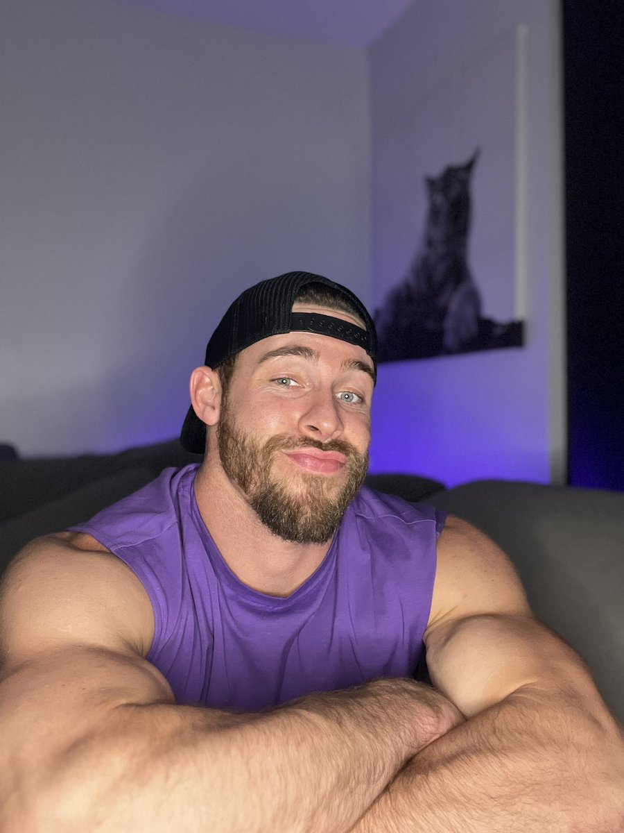 NateHolley's tweet image. With this tongue, and this shirt…I can’t help but feeling like a “Purple People Eater” 😏😂 #classic #throwback #purple