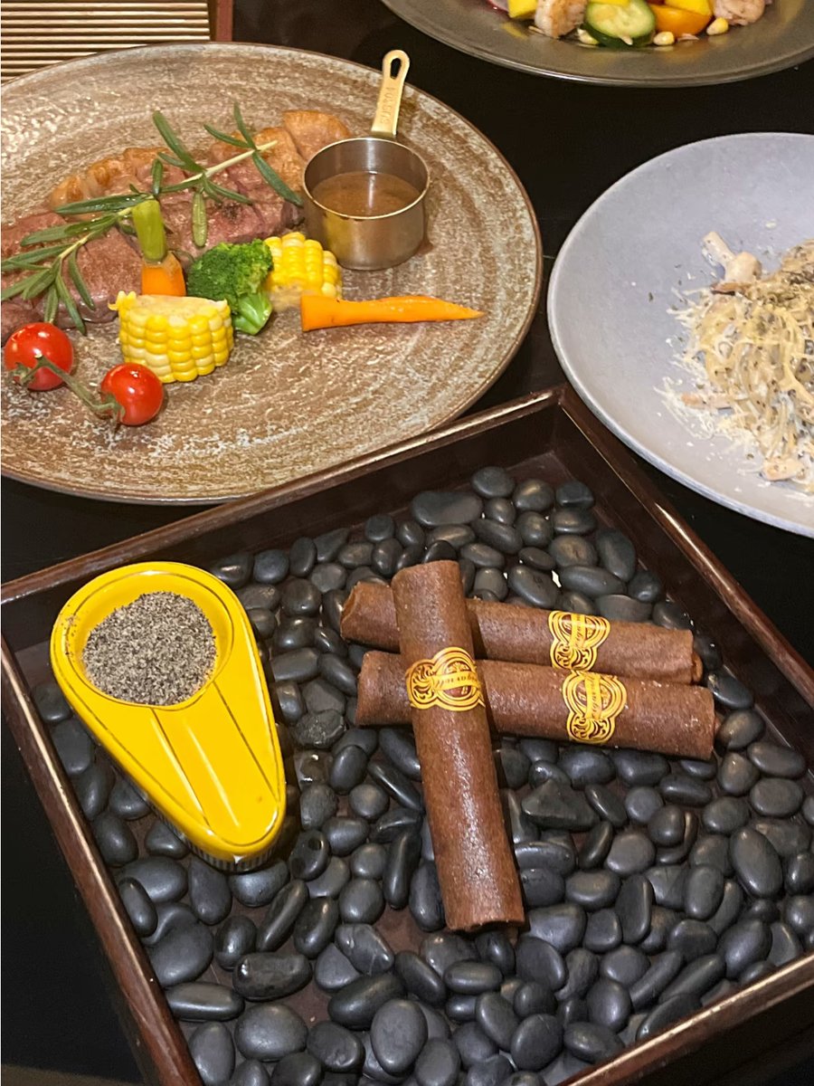 hamel27's tweet photo. Today’s ritual: Pause, sip slow, and let the day’s magic find you. Happy [节日/时刻]—may small joys wrap you tight! https://t.co/oOUTSRnY17
