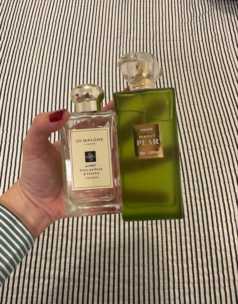 farialoloca's tweet photo. Ela é trambiqueira mesmo, não comprem porque não é igual e nem parecido.
Será que a WePink é uma empresa de fachada?

(Minha camisa combinando com minha roupa de cama 🥹) https://t.co/xkK16BTMTB