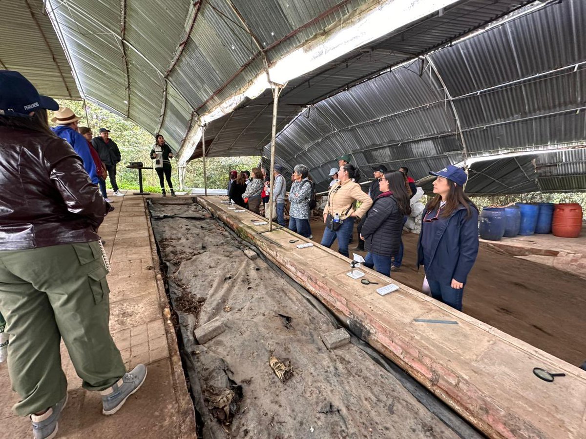 CundinamarcaGob's tweet image. En este espacio realizaron actividades para fortalecer conocimientos y promover acciones en torno a #BasuraCero, en busca de generar oportunidades para el cuidado del ambiente y el desarrollo del territorio.