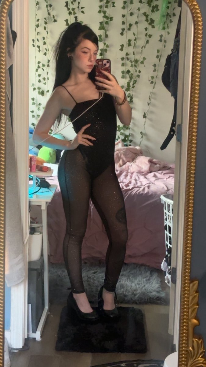 paydragyn's tweet photo. Video replies all night while dolled up https://t.co/8vAlEneMgp