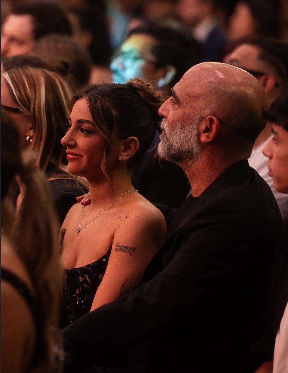 bofaena's tweet photo. "Pa me prometes todo?"
"Te prometo todo"❤️‍🩹 https://t.co/yVNt1XX4Y7