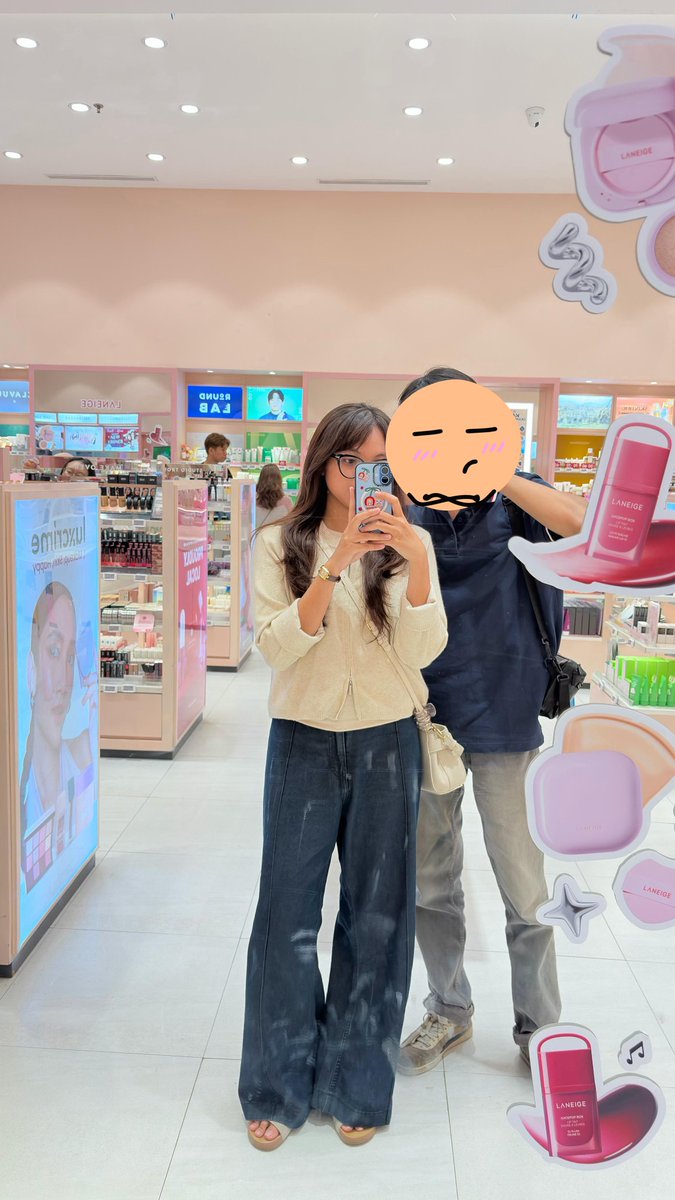 far tweet media