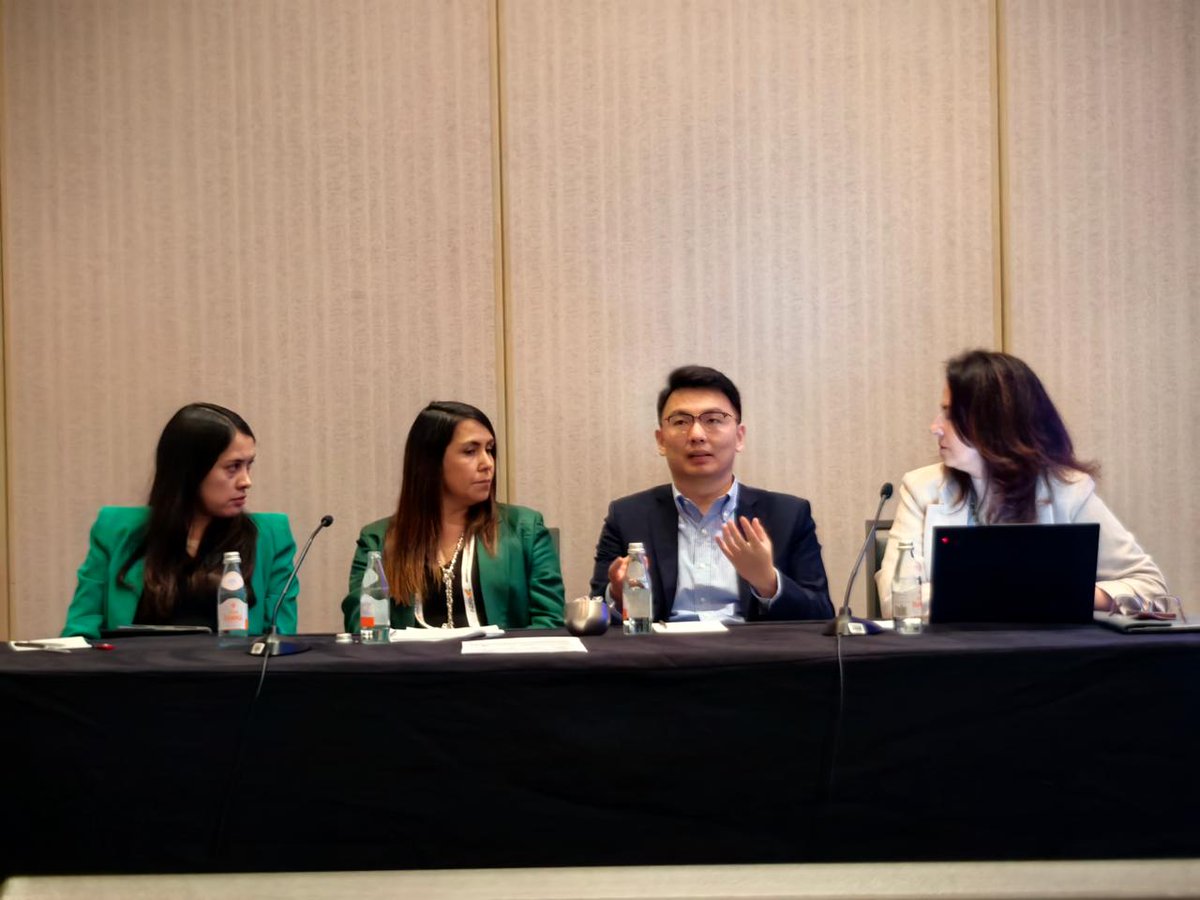 Fac_EducacionUC's tweet image. 👏🌎Daniela Véliz, académica y vicedecana de Educación UC, junto a Francisca Beroíza (@UDLA_CL), presentó en #AERA2026 la ponencia “Gender Equity in Higher Education Policy in Chile: Between Symbolic Inclusion and Structural Exclusion”.
#EducaciónUC #Investigación