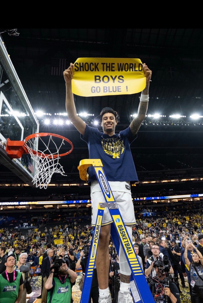 b_socold's tweet photo. @IlliniCoolHand @NotJ0NRoth He’s leaving college as a National Champion! https://t.co/vI1YV0dkM8