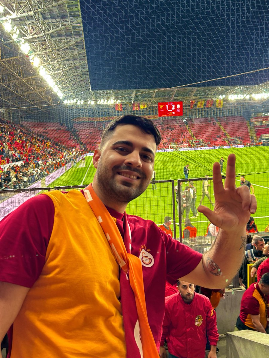Cimbom adamı böyle siker şaşşkıınnnn #GÖZvGS #ultrAslan
