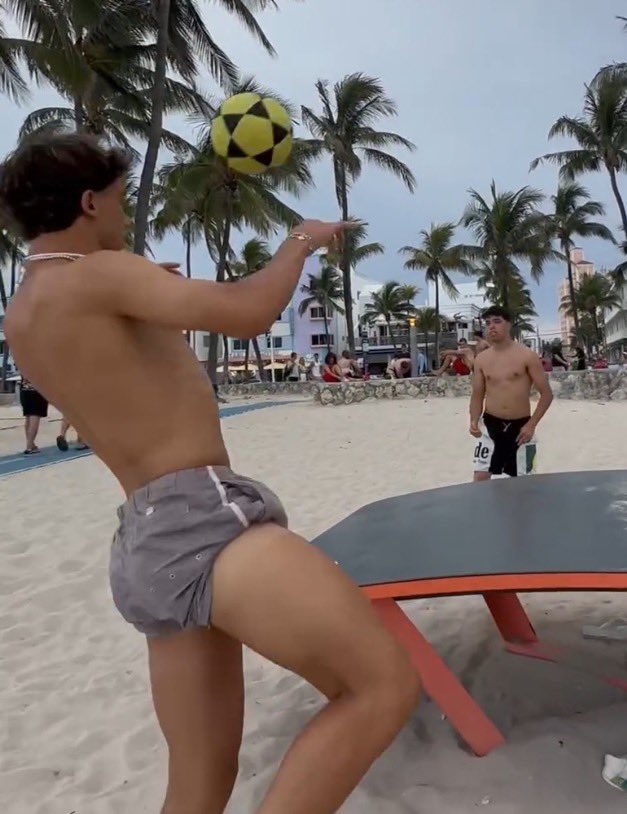 Abood🍫 tweet media