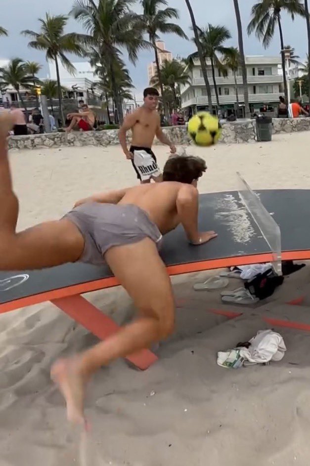 Abood🍫 tweet media