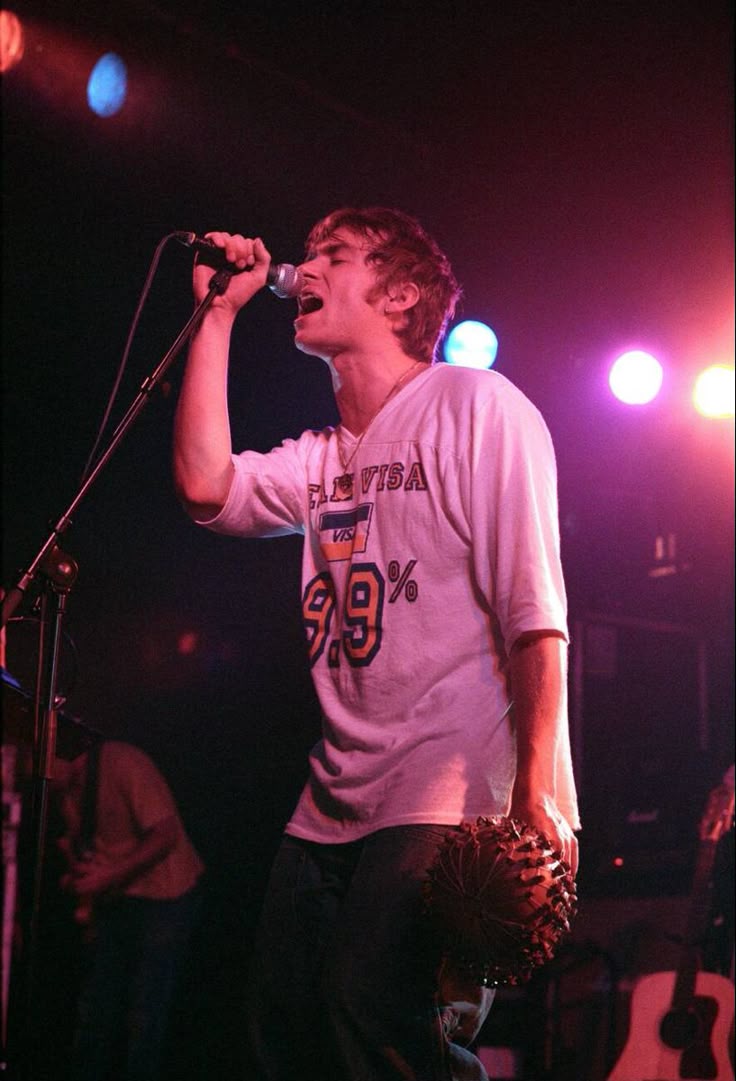 archive damon albarn tweet media