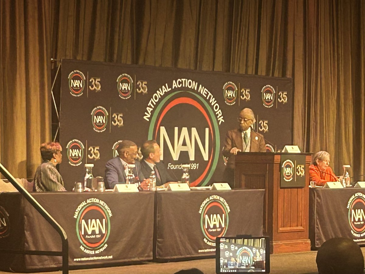 32BJSEIU's tweet photo. Today, President Manny Pastreich (@MannyPastreich ) joined Rev. Al Sharpton and other labor leaders for the “Power, Not Permission: Organizing for Economic Justice in a New Era of Labor” panel at the National Action Network (@NationalAction) conference.  #32BJStrong https://t.co/akpdPfMWQ8