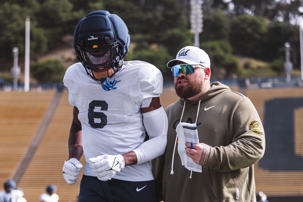 DlineCoachEd's tweet photo. Spring work #GoBears 🐻 https://t.co/NZVDs1bsug