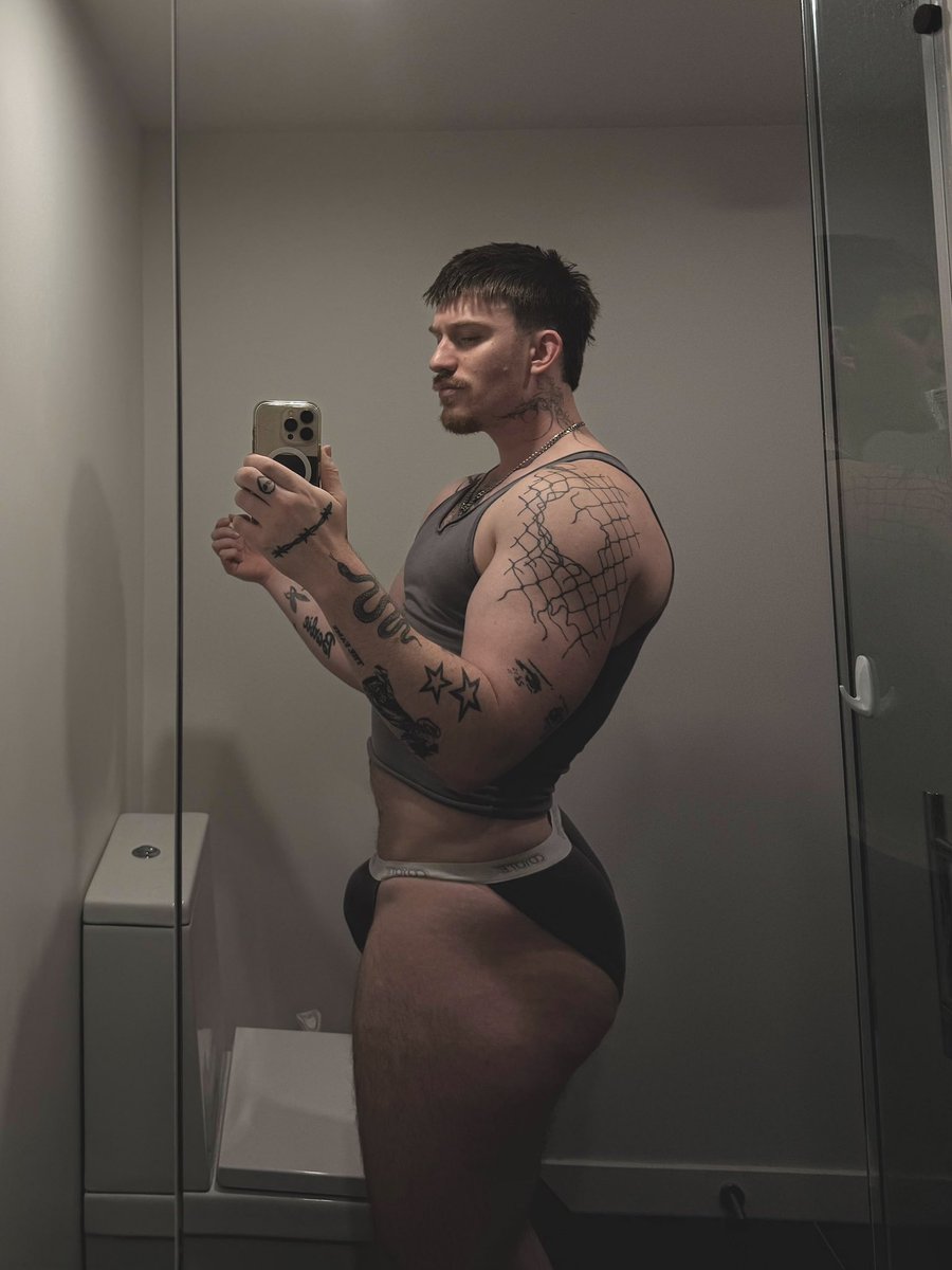 King Axel tweet media