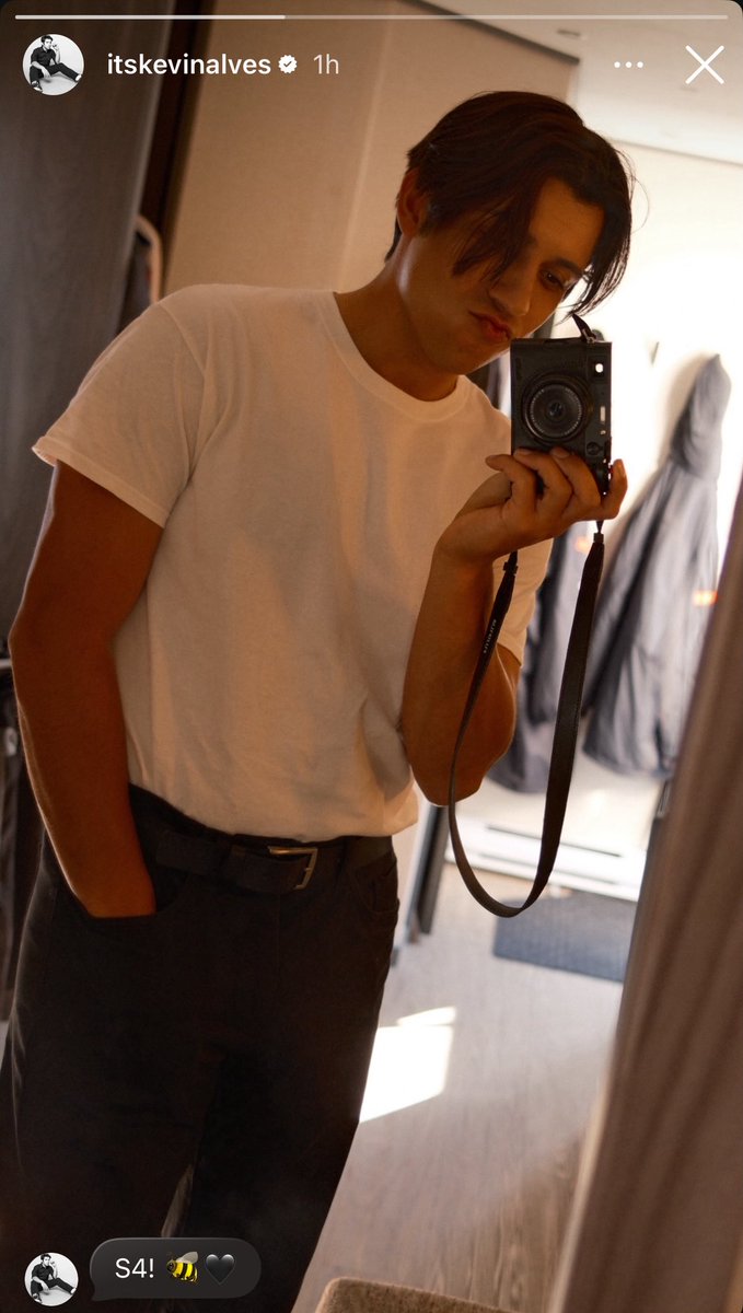 sadiespurnell's tweet image. is this a travis or kevin fit… #confused either way he looks great so yay