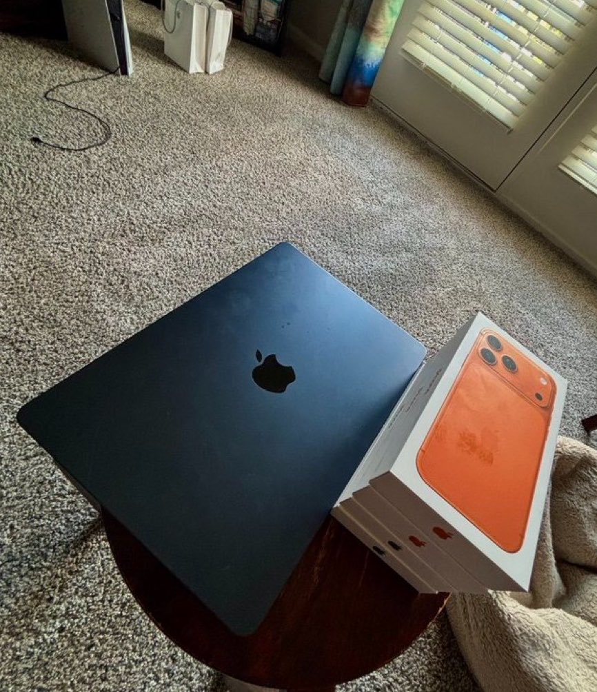 𝔻𝕖𝕩 tweet media