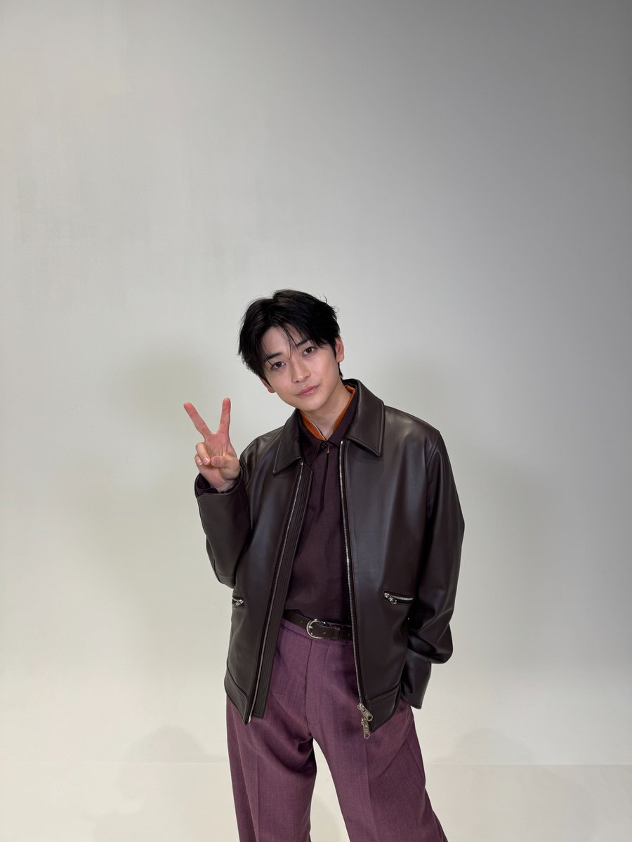 映画『 #SAKAMOTODAYS 』の
　  ˗ˋ📸 #宣伝デイズ 💥

取材日のオフショットを公開✨

◆ 𝗖𝗔𝗦𝗧｜#高橋文哉 さん

公開に向けて、
着々と宣伝活動進行中です！

公開まで楽しみにお待ちください🔫

🎥4.29 Wed. Roadshow
#サカモトデイズ