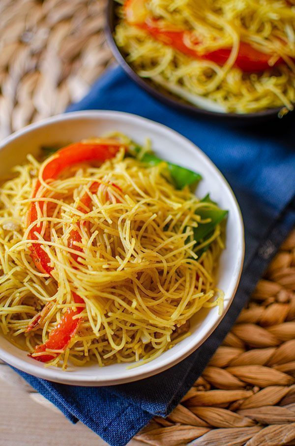 Living_Lou's tweet image. Vegetarian Singapore noodles are a favourite!

Comes together with bell peppers, snow peas, bean sprouts, curry powder + turmeric.

RECIPE: buff.ly/459Rsfd
#glutenfree #vegetarian