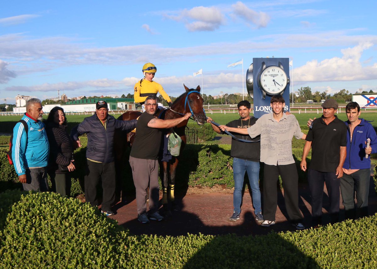 HipSanIsidro's tweet photo. ✅ En el @HipSanIsidro se disputó el #EspecialRico (1800m), donde se impuso #QualityBoy (6 años, Asiatic Boy), del #StudPedroYAgustín, entrenado por #CarlosVescia y dirigido por #KevinBanegas. https://t.co/Ul1eH9jThb