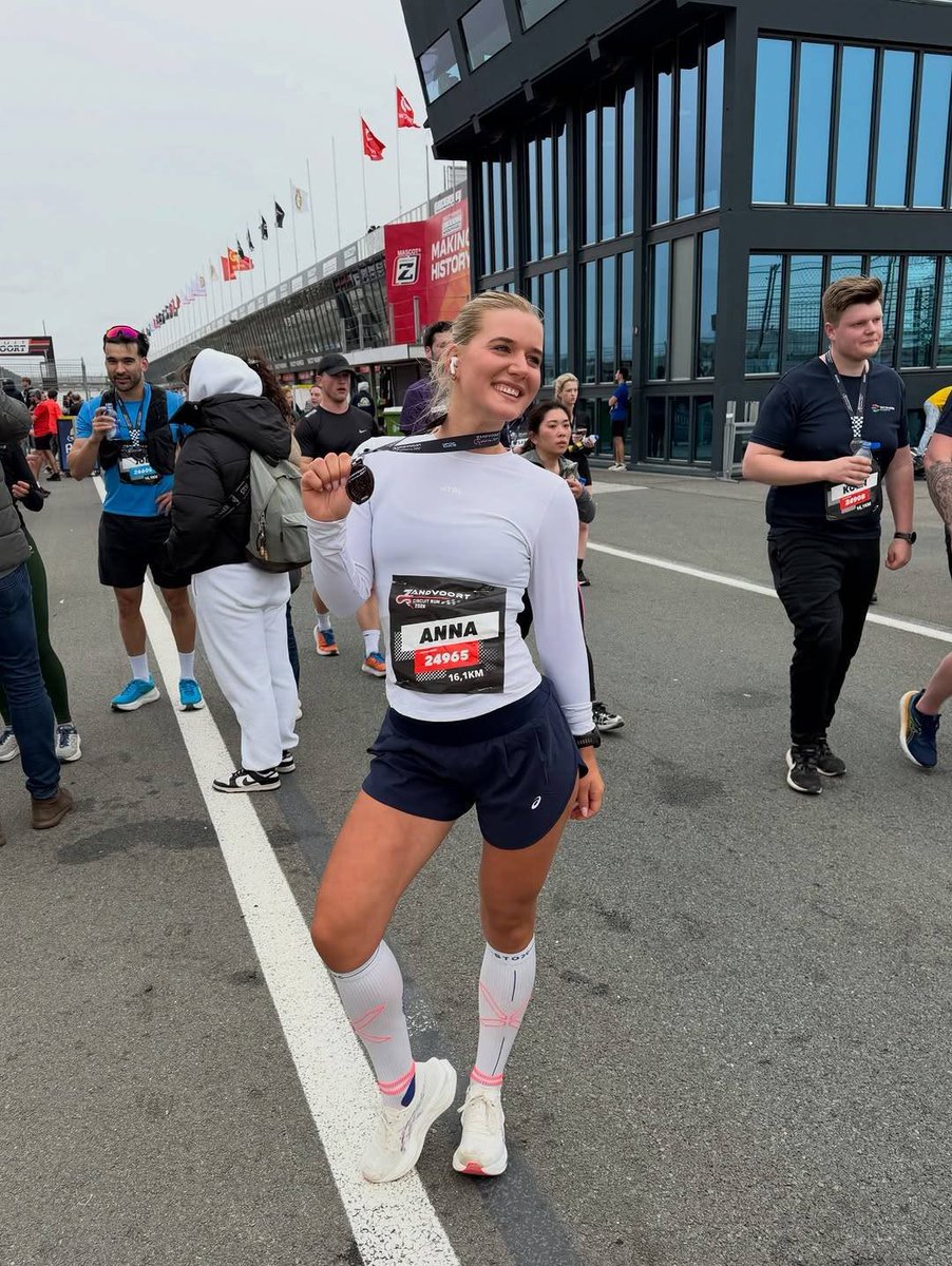 Dutch Celebs tweet media