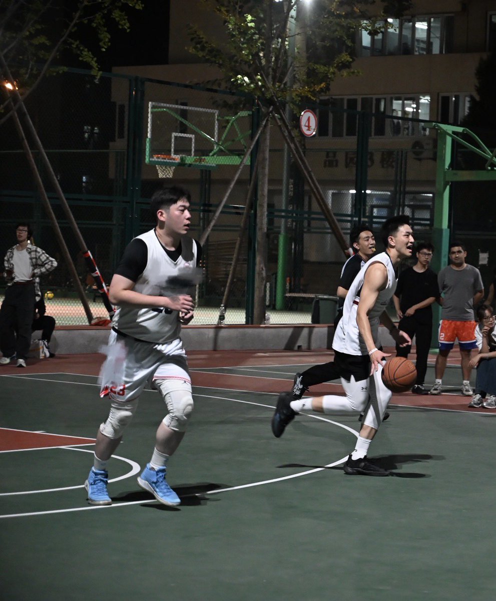 直男小便池 tweet media