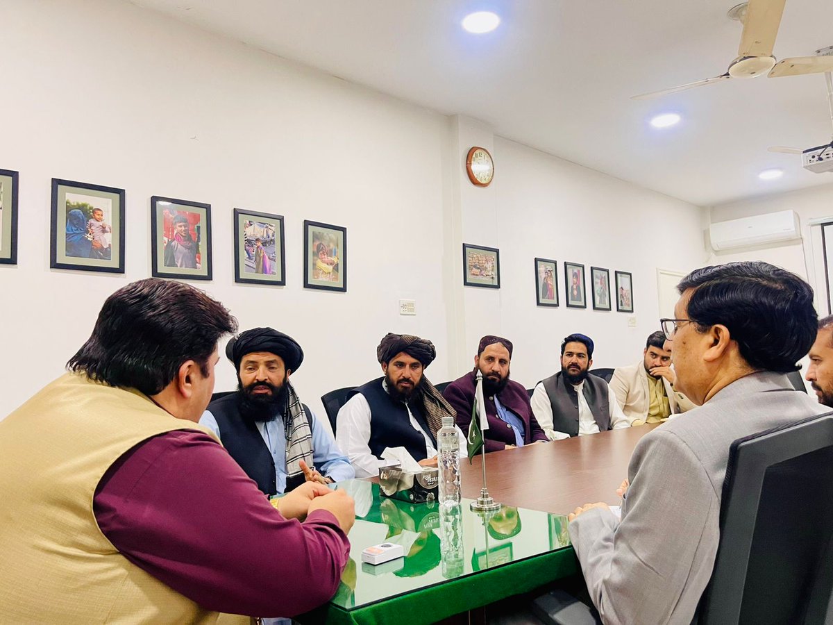 _CARKP's tweet photo. Meetings were held with representatives of the Afghan Consulate. The discussions focused on ensuring that the repatriation of Afghan refugees is carried out in a respectful and orderly manner with full consideration for the rights, safety and dignity of the returning individuals. https://t.co/R7AMECUR5q
