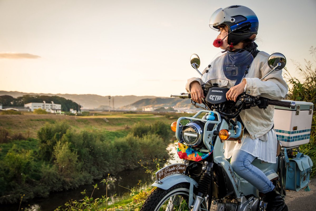 ▶︎▶︎godblinc様2026年パンフレット紹介
ジルライド2インナーシールドヘルメット
(女性向けサイズ)
クロスカブに乗り始めた頃から着用しているジルライド2…こちらは他社にはなかなかないサイズXS(53-54cm)があるのと、夏の海の様な爽やかなブルーのペイントが可愛くて愛用しています