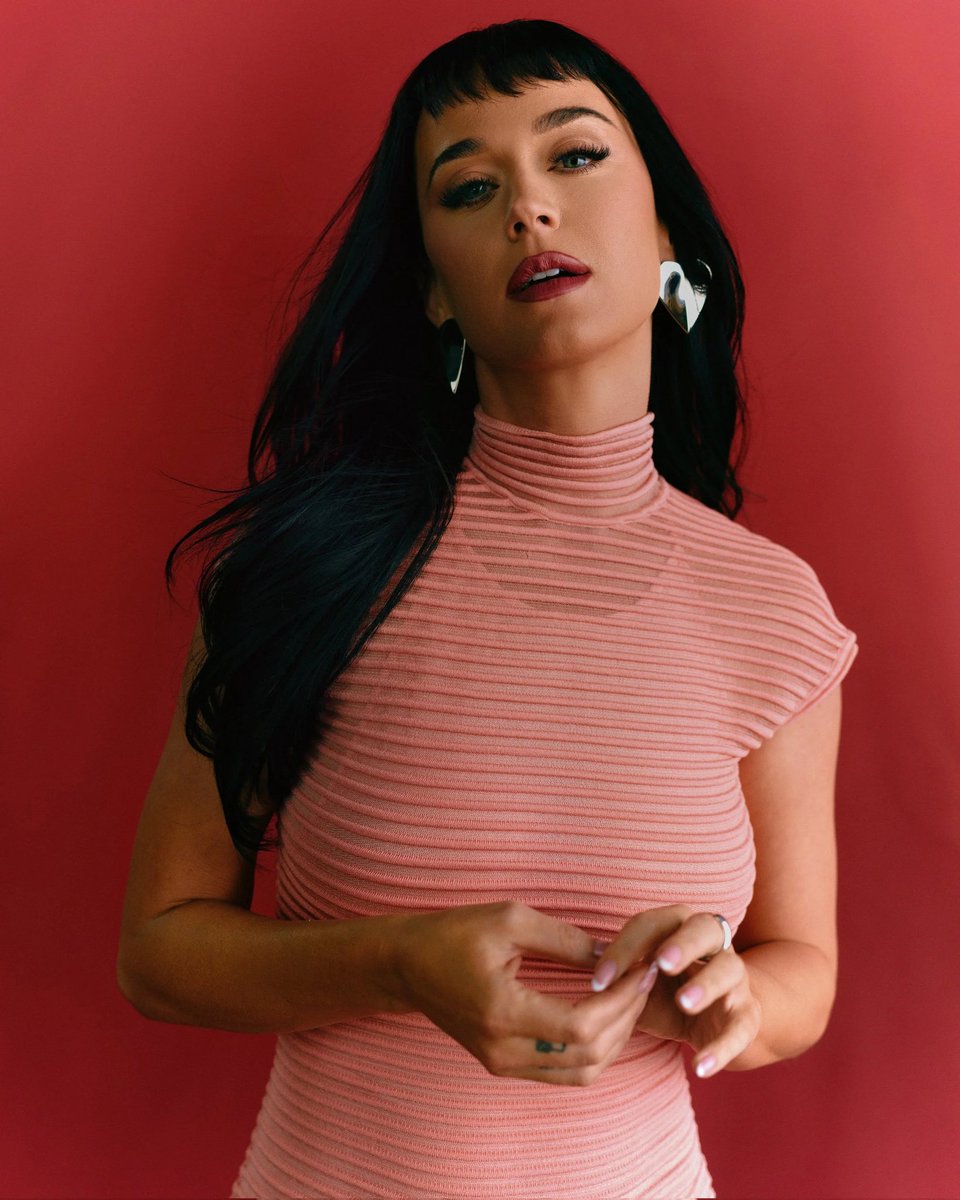 kperrystats's tweet image. .@KatyPerry has surpassed @SZA and is now the 23rd most-listened-to artist on Spotify, with 68.762.464 monthly listeners.

— She's now the 7th most-listened-to female artist on the platform.