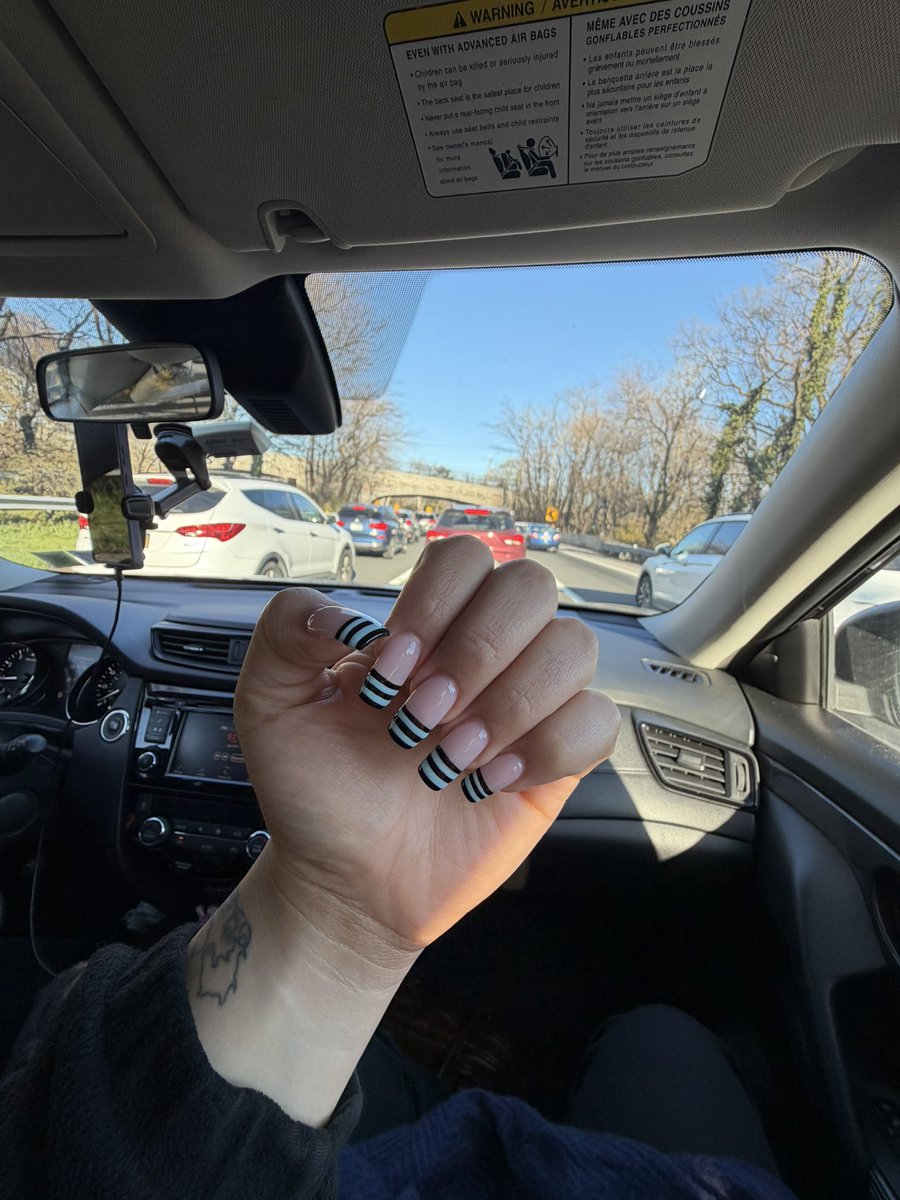 dani is seeing bts! tweet media