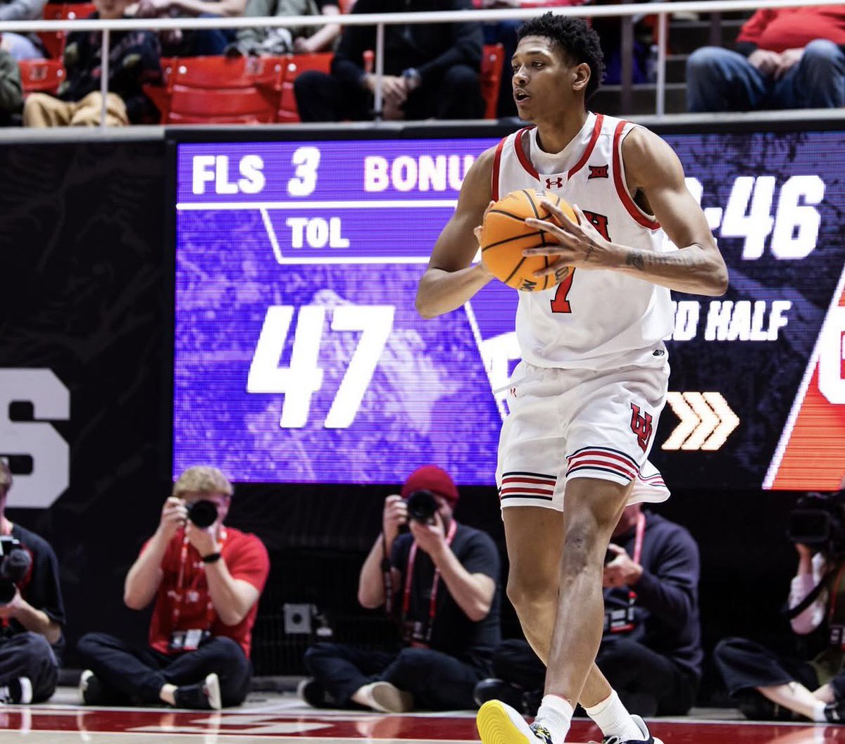 Tobias Bass tweet media