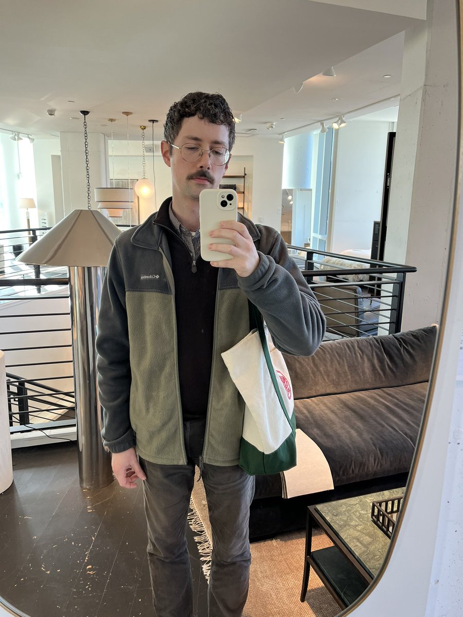 𝚋𝚎𝚗 tweet media